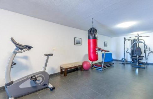 Gorgeous Home In Mravince With Sauna - Photo 57