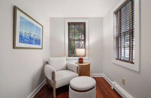 Rare Private Deck Dog Friendly Walk to Harbor - Foto 5