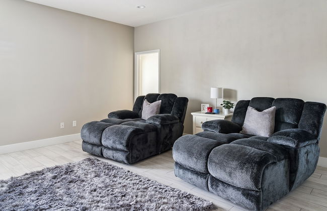 Family Paradise With Private Heated Pool 5 Bedroom Home by RedAwning - Photo 23