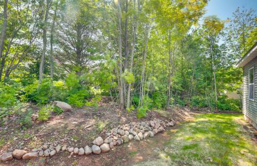 Wooded Hancock Home Near Ski and Snowmobile Trails! - Foto 22