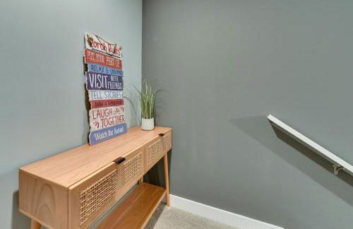 Modern Townhome Near Downtown walk to CWS! - Foto 38