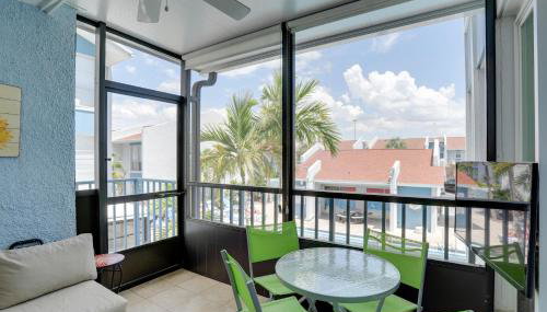 Sip, Sunbathe and Relax Poolside Madeira Beach Gem! - Foto 4