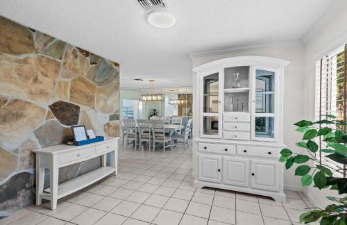 Solar Heated Pool Spa Tiki Hut Huge Backyard Hammock Retro Bikes - Foto 22