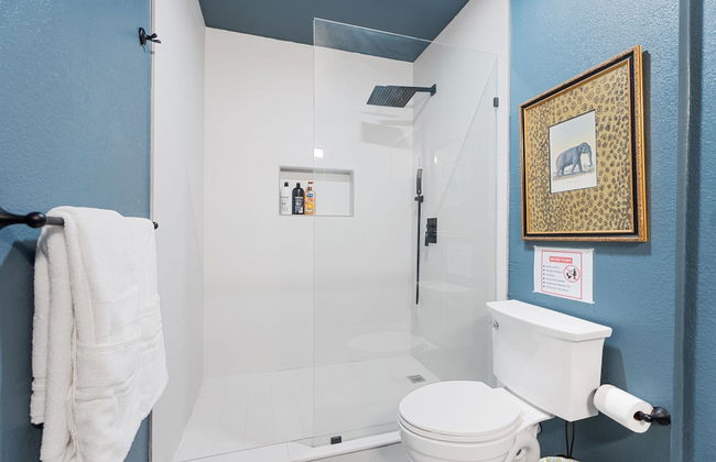 5BR Relaxation Haven Hot Tub Pool Table Fun M - Foto 23