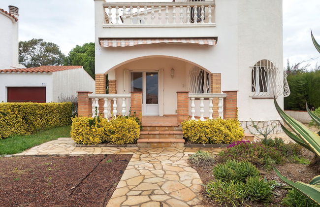 Peaceful Holiday Home in Sant Pere Pescador With Swimming Pool - Foto 36