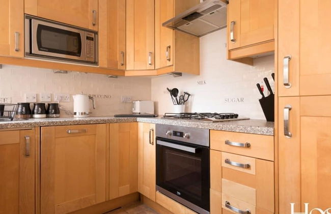 Stunning Character House In The Centre of Henley - Photo 11