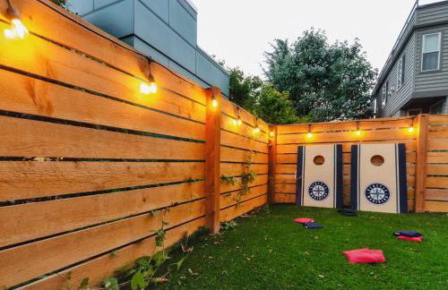 Travelers Dream, Walk to Space Needle, Firepit, cornhole - Foto 50