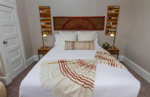 Renovated 2 bed 2 bath Near Arena and Downtown - Foto 17