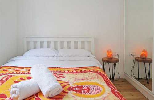 Bright Ground Floor Flat with Free Parking and Balcony Near Stoke Newington - Foto 8