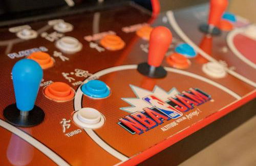 Just Like Home #6: Norman: It's Game Time (campus) - Foto 57