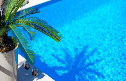 Villa Lemily - Five Bedroom with Swimming Pool - Photo 39