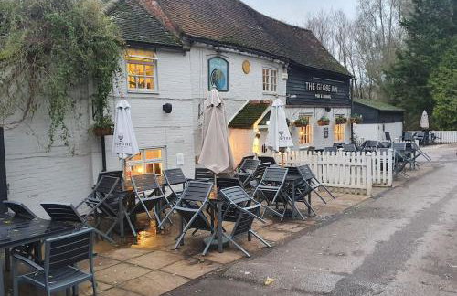 Canalside Manor House Annexe with Secure Parking - Photo 9