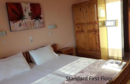 Mediterranean Studios - Photo 15