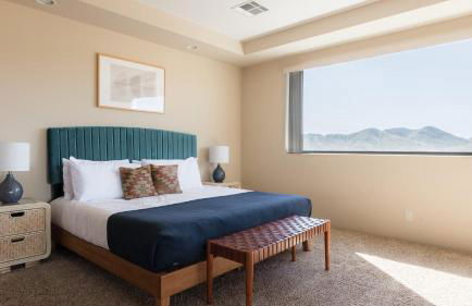 Sunbeam by Avantstay Elegant, Private Desert Home w/ Infinity Pool, Spa & View - Photo 45