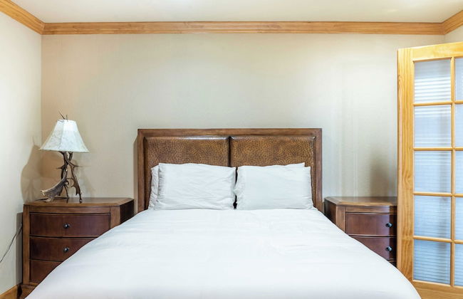 Frosted Shore by Avantstay Luxury Lake Views - Photo 34