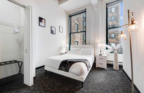 West Loop - City Views With In & Out Parking 6 - Photo 21