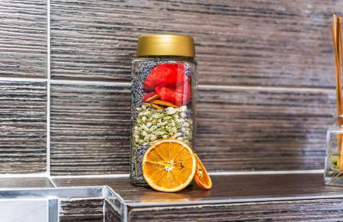 2 Cosy Bedroom Sleeps 6 02 Arena Perfect for Contractors Families and Groups - Photo 48