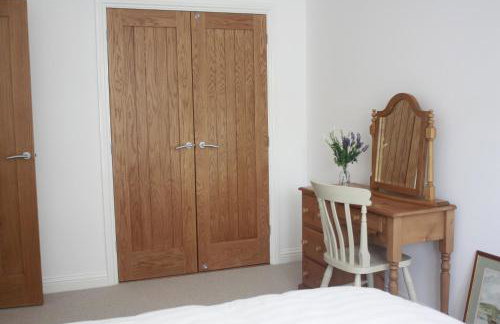 Tranquil 2-Bed Bungalow Near to Southwold - Photo 3