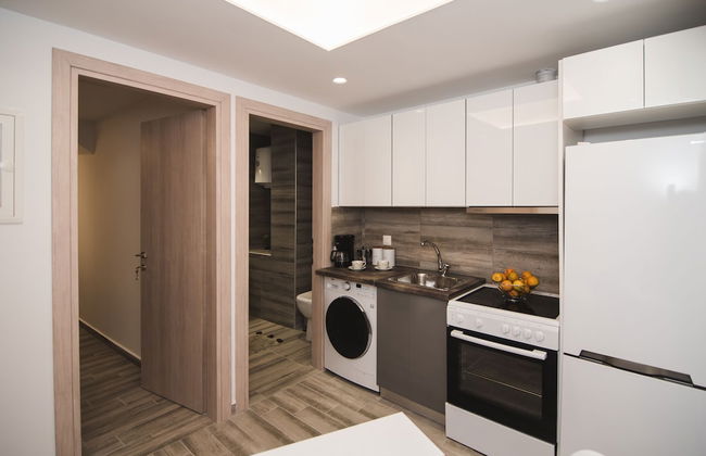 Contemporary Studios Historic Center - Photo 18