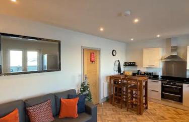 Spectacular 2 Bedroom Balcony Sea View Flat - Foto 9