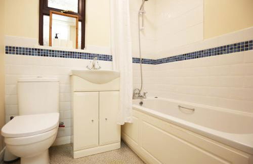 2 bed bungalow - Driveway Parking - Foto 16