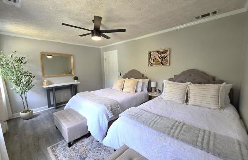 Cozy 5BR Family Retreat Firepit Games Patio - Foto 43