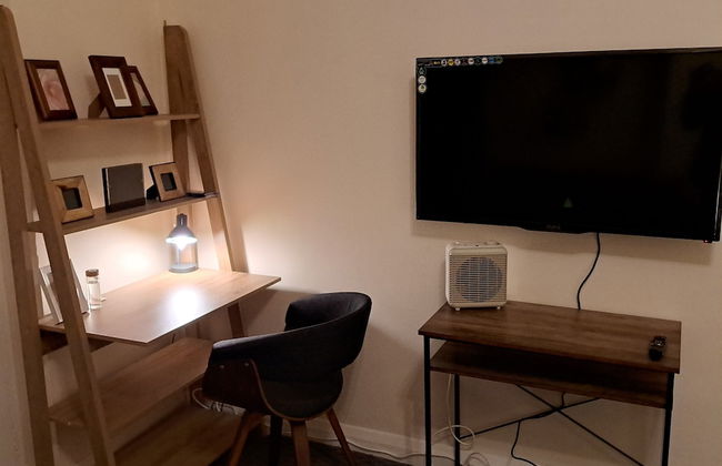 Family-friendly Studio Flat in Dagenham - Photo 9