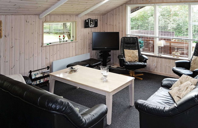 Alluring Holiday Home in Storvorde near Sea - Foto 13