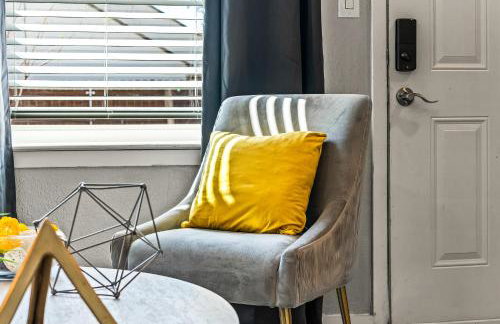 Stylish & Comfy Downtown Gem Irving Parking - Foto 5