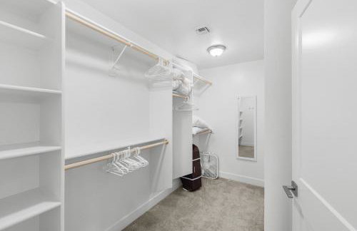 Modern Flagstaff Getaway with Mountain Charm. - Foto 20