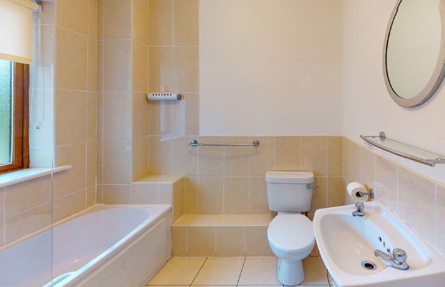 3 bedroom House in Killaloe with garden - Photo 14