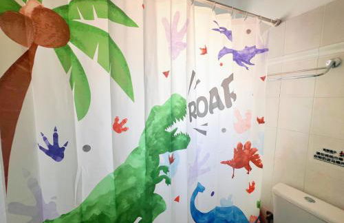 Cozy fairytal garden apartment, Family Friendly, Free parking, 15 Min to Airport - Foto 61