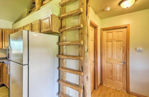 Quiet Trego Resort Home with Lake, Pavilion and Trails - Foto 13