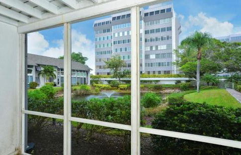 6023 WPW Townhome with Picturesque Pond View - Foto 1