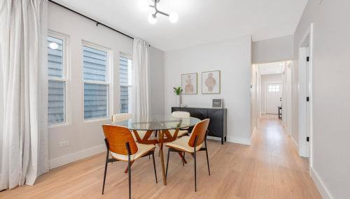 Modern 2BR Apartment with Free Parking in Avondale - Foto 4