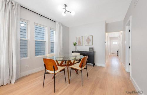 Modern 2BR Apartment with Free Parking in Avondale - Foto 4