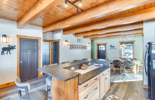 Lakefront New Hampshire Hideaway with Deck and Views - Foto 7