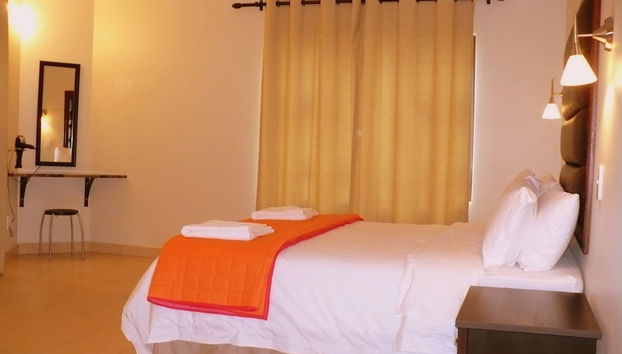 Palm Valley Inn - Photo 5, Room