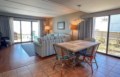 Villa A-1 Ground Floor Beach Front w Pool - Foto 7