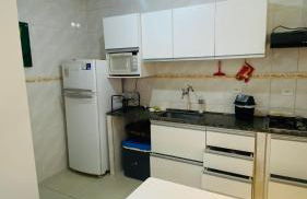 Apartamento com varanda Gourmet na praia da enseada - Foto 24