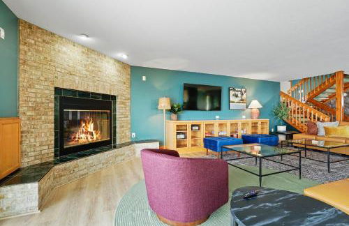 6BR Houghton Lake House with Indoor Pool, Hot Tub and Golf Simulator - Photo 63