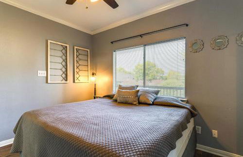 Lake Conroe Condo with Pool Access and Balcony! - Foto 12