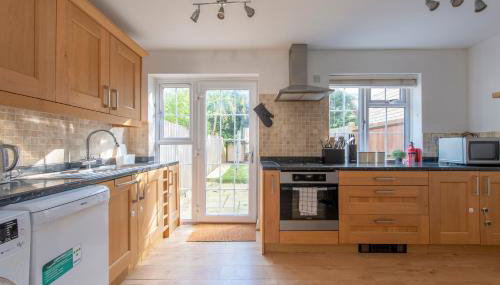 Bromley Base, Work Stay, Spacious, Free Parking - Foto 3, stove, dishwasher, toaster