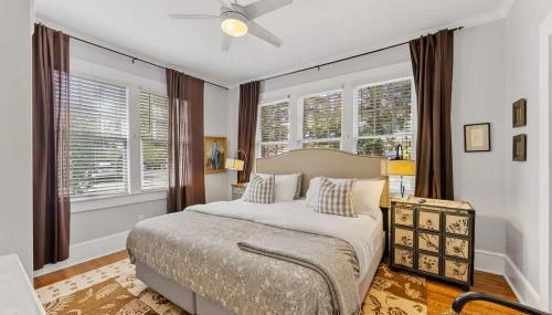 Stylish Myers Park 2 br with Screened Porch - Photo 3