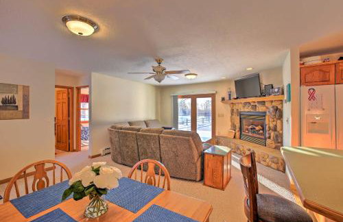 Cozy Riverfront Home with Fire Pit in Houghton Lake! - Foto 6