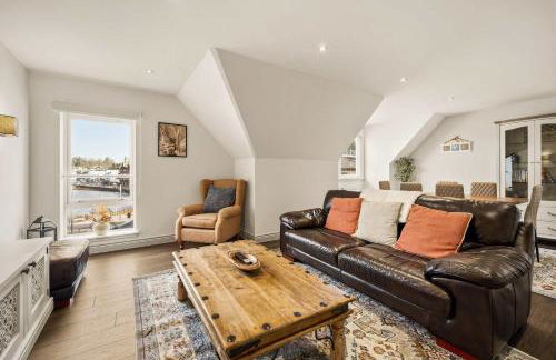 Stunning Sea Views - 3BD & Free Parking - Foto 9