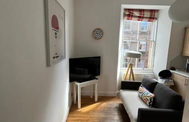 Bright 2 bedroom apartment near the meadows - Foto 6