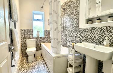 Newcastle Pet friendly 1 bed drive garden 10m city - Foto 9