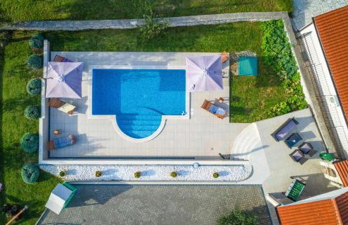 Beautiful Apartment In Hrboki With Wifi - Photo 15