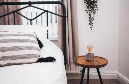 Commercial House, By Solace Stays - Foto 32